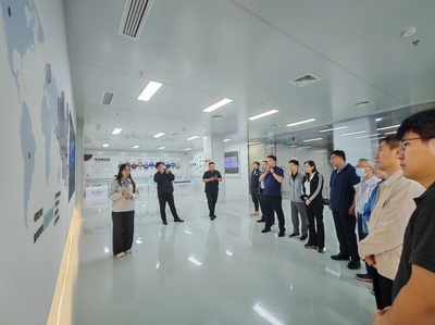 管理工程學(xué)院赴鄭州比亞迪及海一云商開(kāi)展市場(chǎng)調(diào)研與訪企交流